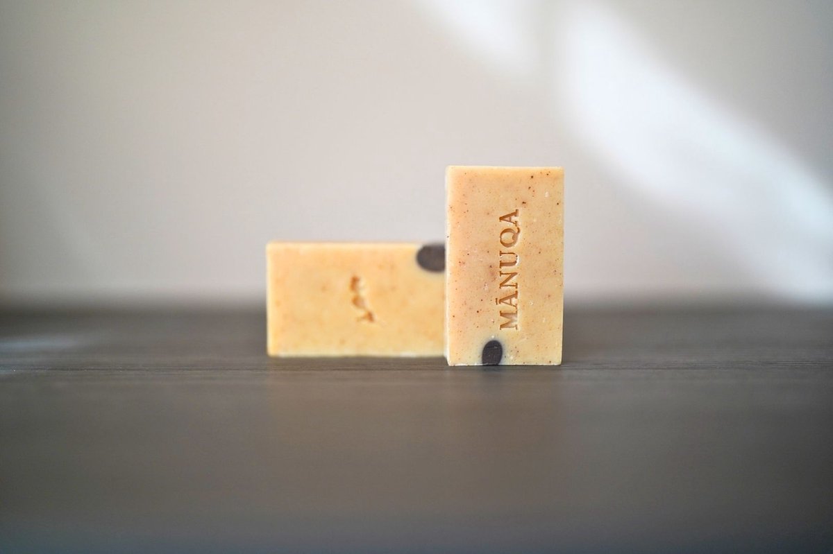 Kurkuma 100% natuurlijke zeep bar 60 gram - met effectieve ingrediënten tegen eczeem en jeuk - hydraterend, verzorgend en beschermend