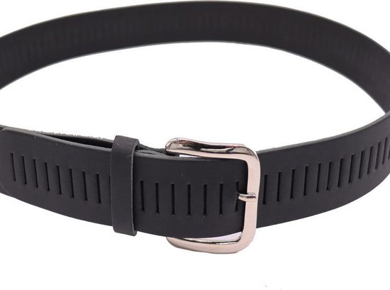 Ceinture en cuir avec fente perforée