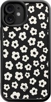 Casimoda® hoesje - Geschikt voor iPhone 11 - Retro Bloempjes - Effen telefoonhoesje met lensbescherming - TPU - Backcover - Zwart