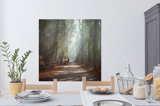 Sticker Muursticker Cerf - Cerf sur le chemin des inbos - 100x100 cm - Film adhésif autocollant - Sticker mural repositionnable XXL /