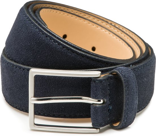 Ceinture en suède bleu marine avec boucle argentée, montrée en photo.