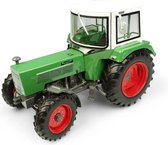 Le modèle moulé sous pression à l'échelle 1:32 du tracteur Fendt 106S 4wd de 1980 en vert. Le fabricant du modèle réduit est Universal Hobbies. Ce modèle est uniquement disponible en ligne