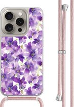 Casimoda® hoesje met rosegoud koord - Geschikt voor iPhone 15 Pro - Floral Violet - Afneembaar koord - TPU/polycarbonaat - Paars