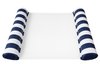 Witte waterhangmat met blauw-wit gestreepte opblaasbare randen, op witte achtergrond.