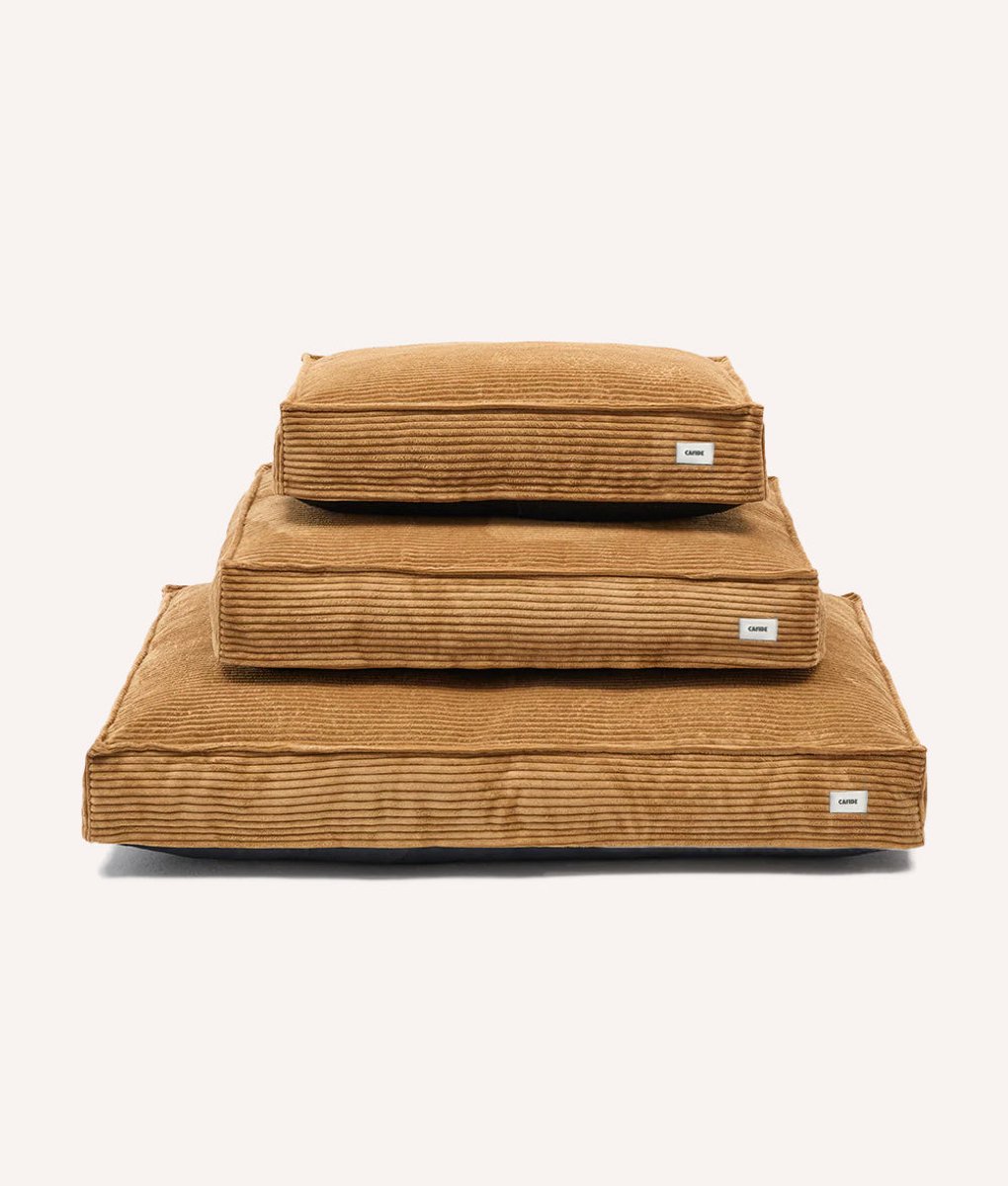 Comfortabele hondenmand van ribfluweel – Mosterdkleur – Wasbaar, anti-slip & afritsbare hoes – Cuadra