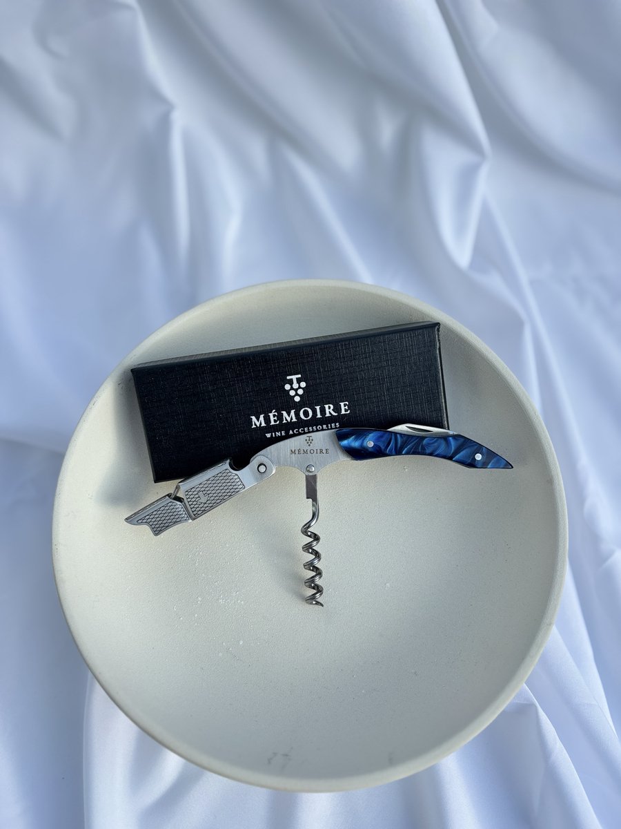 Mémoire® Couteau Sommelier Résine Saffier - Kurkentrekker van Edelhars - 3 in 1 Sommelier mes met Flessenopener en Foliesnijder - Stijlvolle en Duurzame Wijnopener - Perfect voor Horeca en Thuis - Premium Kelnermes voor Wijnliefhebbers - Luxe Cadeau — cadeau in Kookcadeaus - foto 2