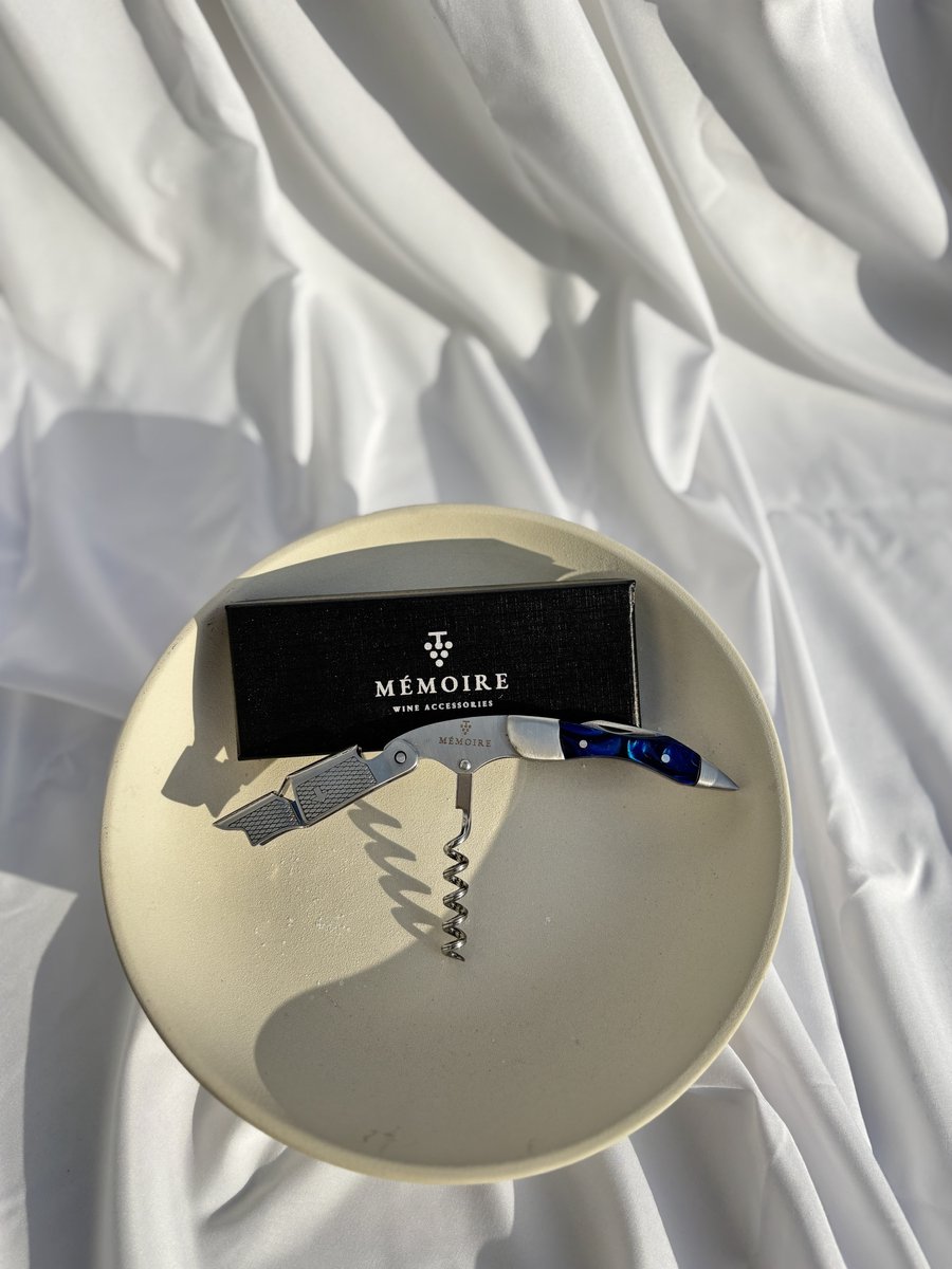 Mémoire® Couteau Sommelier Résine Saffier & RVS - Kurkentrekker van Edelhars - 3 in 1 Sommelier mes met Flessenopener en Foliesnijder - Stijlvolle en Duurzame Wijnopener - Perfect voor Horeca en Thuis - Premium Kelnermes voor Wijnliefhebbers — cadeau in Kookcadeaus - foto 2