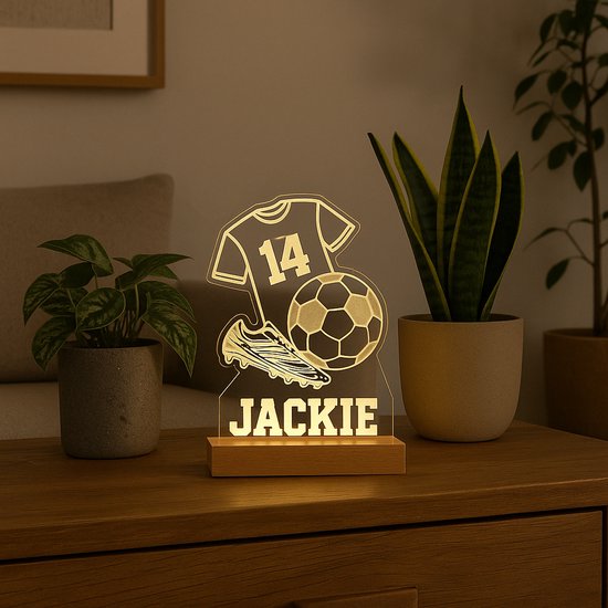 Lamp Voetbal met Naam - Gepersonaliseerd met eigen naam en gekozen rugnummer - Cadeau voor Kinderen & voetballiefhebbers - 11,5cm breed en 16cm hoog - voeding via USB - transparant doorzichtige lamp van Merkloos — afbeelding 4