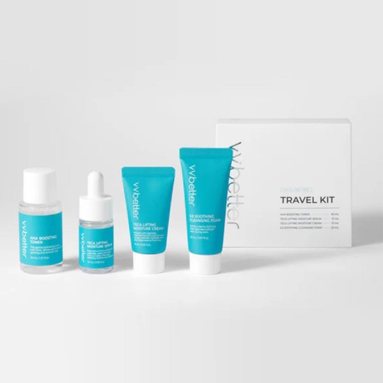 Quatre produits de voyage VVBETTER avec une boîte blanche : AHA Boosting Toner, Teca Lifting Moisture Serum, Teca Lifting Moisture Cream et 5.5 Soothing Cleansing Foam.