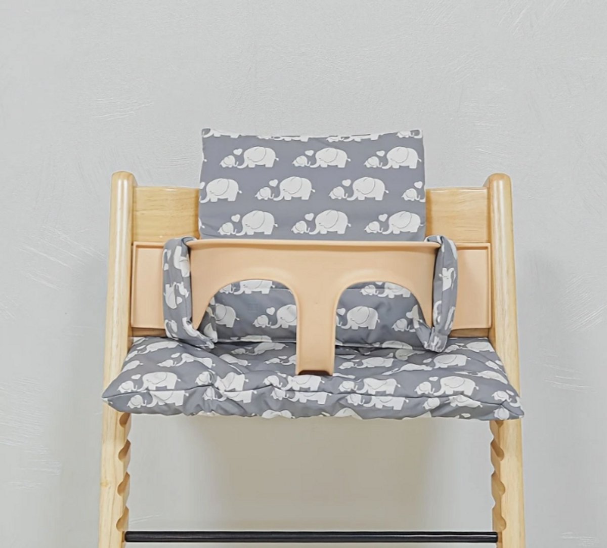 Stoelverkleiner olifanten - kussenset olifant grijs - stoelverkleiner voor stokke tripp trapp - kinderstoel verkleiner - stoel kussen