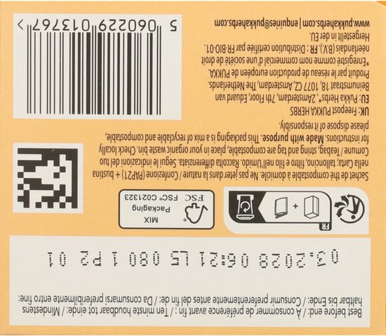 Achterkant van de Pukka Three Ginger verpakking met ingrediënten en barcode.