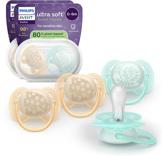 Emballage de sucettes Philips Avent Ultra Soft (0-6 mois). Deux beiges à motif écureuil, deux vert menthe à motif escargot. Étui de voyage inclus.