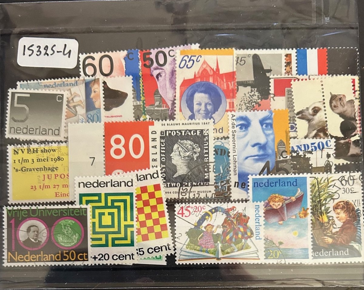 Luxe postzegel pakket (A6 formaat) - collectie van verschillende postzegels van Nederland - kan als ansichtkaart in een A5