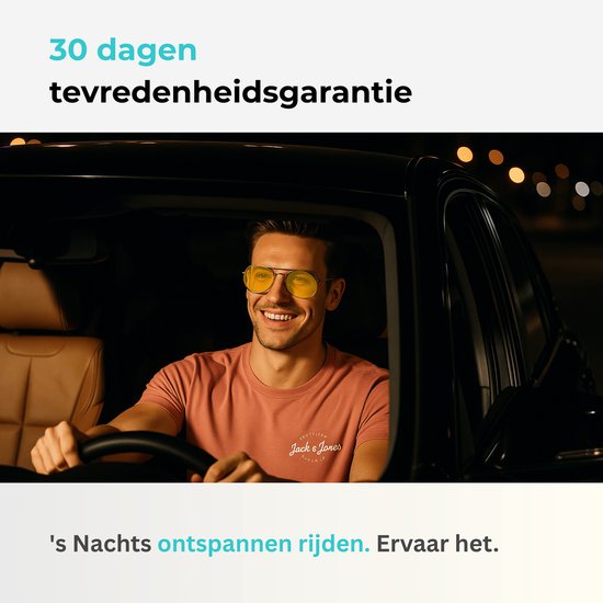 Man met zonnebril met gele glazen, rijdend in een auto in het donker.