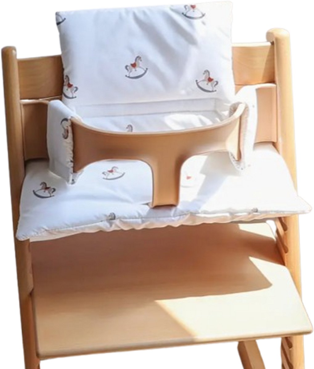 Stoelverkleiner hobbelpaard - kussenset hobbelpaard wit - stoelverkleiner voor stokke tripp trapp - kinderstoel verkleiner - stoel kussen