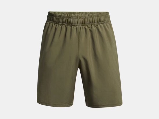 Militaire groene sportshort met elastische tailleband, op witte achtergrond.