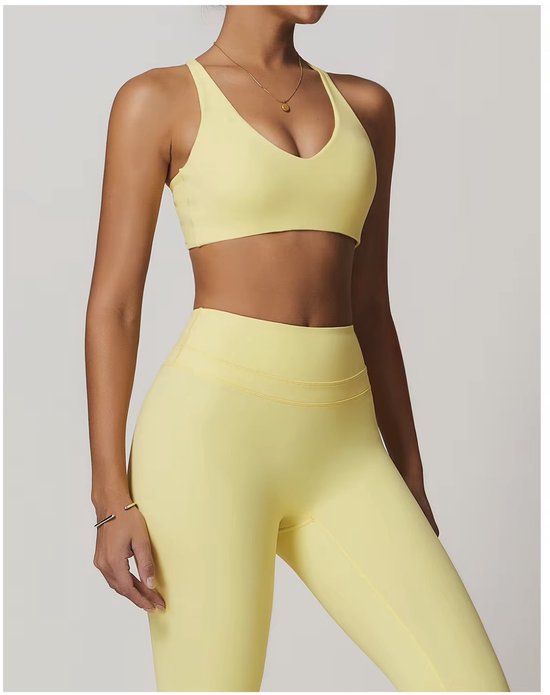 Set de sport Eclipse – Taille M – Jaune – Ensemble de sport 3 pièces avec soutien-gorge, haut à manches courtes et legging taille haute – Yellow – Sans coutures et résistant aux squats