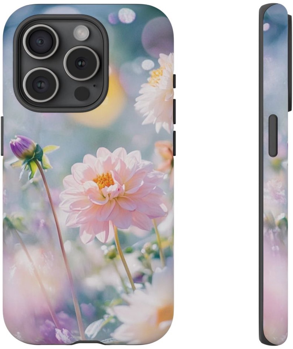 Dahlia’s in Zachte Pasteltinten met Bokeh – Telefoonhoesje Geschikt voor iPhone 15 Pro