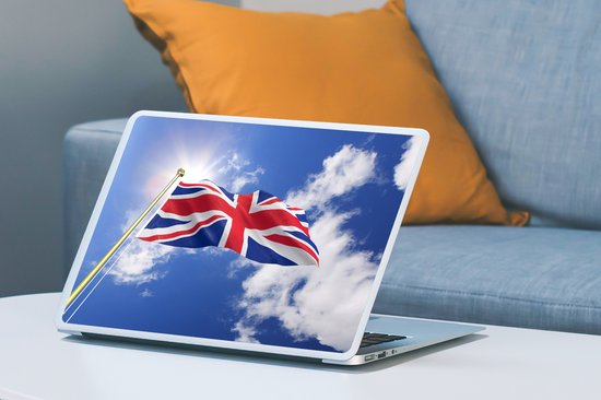 Sticker pour ordinateur portable - 15,6 pouces - Le drapeau du Royaume-Uni flotte dans le ciel