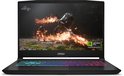 Zwarte MSI gaming laptop met verlicht toetsenbord en scherm met gevechtsscène en NVIDIA GeForce RTX.