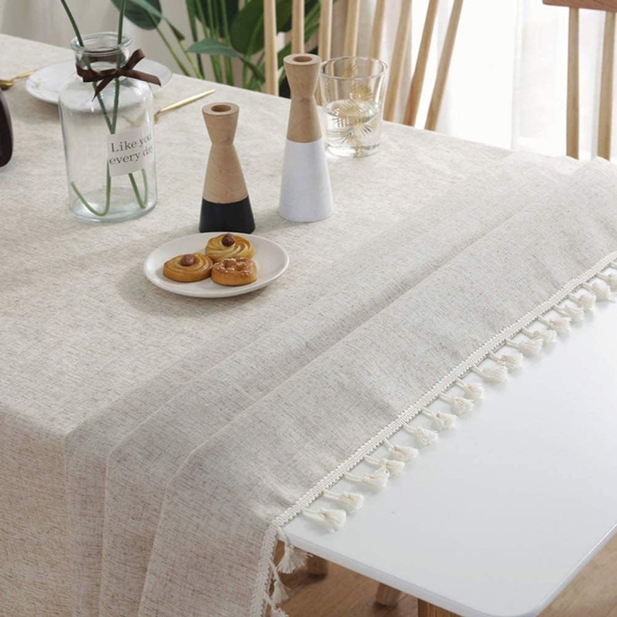 Unyqoos® Stijlvol Beige Linnen Tafelkleed met Kwastjes voor Feestelijke Tafeldecoratie