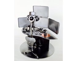 Hinz & Kunst smeedwerkfiguur beroepen "ICT operator"