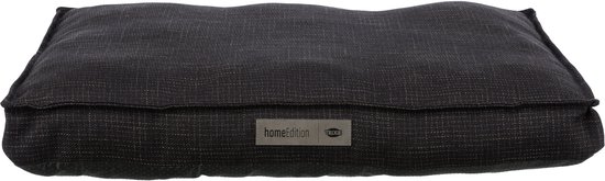 Een zwart Trixie hondenkussen met een subtiele, geweven textuur. Het kussen heeft een label met 'home edition' en 'TRIXIE'.