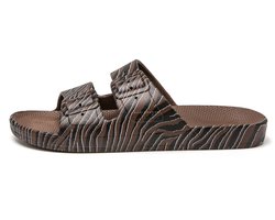 FREEDOM MOSES SLIPPERS ZEBRA CHOCO Meisje slippers / flipflops / badslipper - Bruin - 38/39 - (0630282988927)