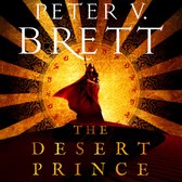 Boekcover: The Desert Prince van Peter V. Brett. Een figuur in een rode mantel met kap staat op een zandduin, met een cirkelvormig, oranje, gouden patroon erachter.