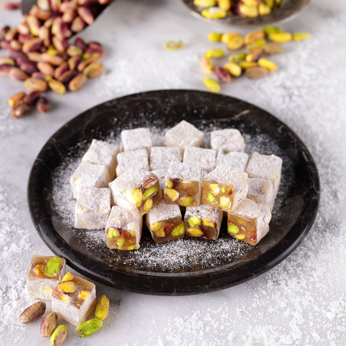 Saray Turks fruit met pistachenoten 250 g - Saray Antep Fistikli Lokum Turk lokumu - Saray Turkish Delight with Pistachios 250 g
