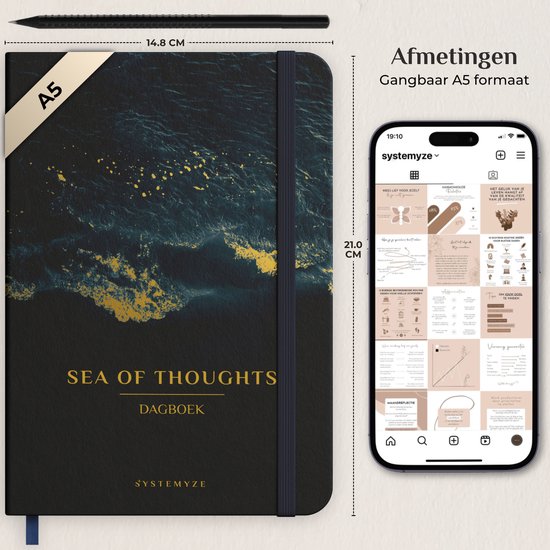 Een A5 zwart dagboek met gouden golven en letters 'SEA OF THOUGHTS DAGBOEK' naast een telefoon met een app.
