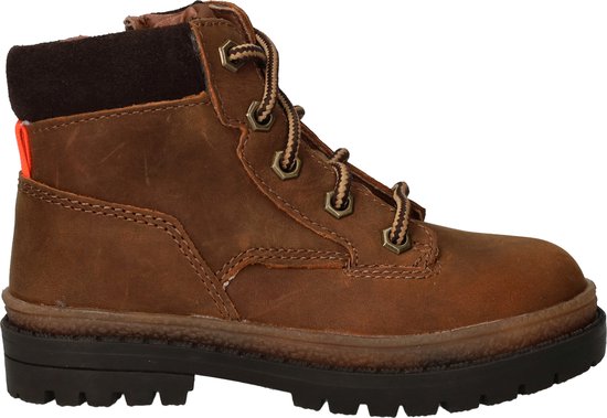 Bruine leren veterboot met oranje detail op de hiel en dikke profielzool.