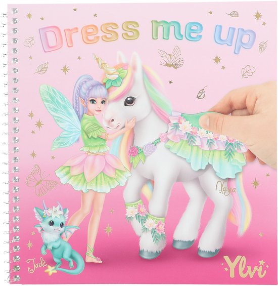 Een meisje met eenhoorn en draak, 'Dress me up' staat in grote letters.