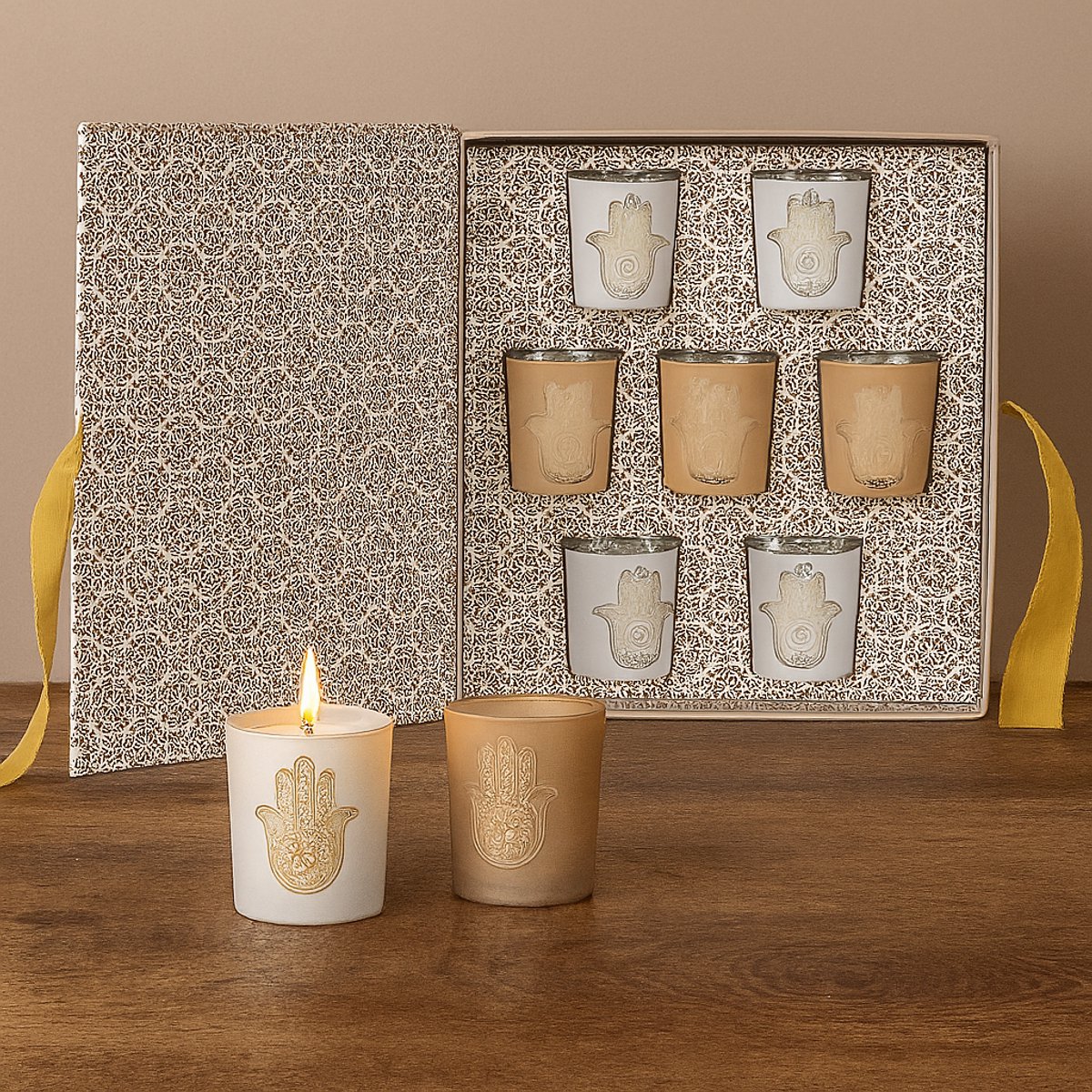 Luxe Geurkaarsenset met Hamsa Design – 7 Stuks – Rose, Oud & Musk Geuren – Decoratieve Kaarsen in Cadeaubox – Spirituele Sfeerkaarsen voor Ontspanning of Geschenk – Beige/Wit — cadeau in Wonen & Interieur - foto 5