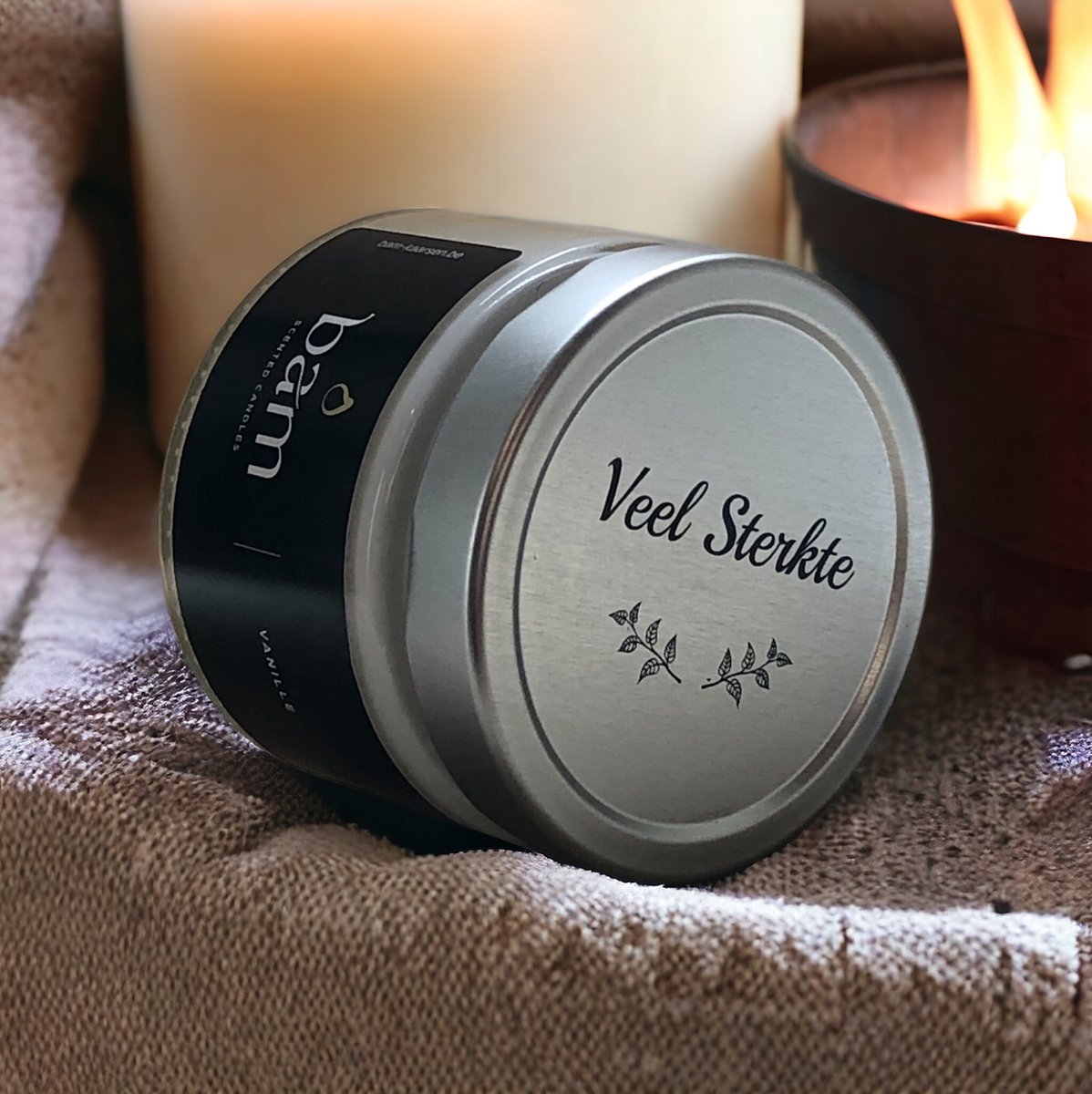 Bam Vanille geurkaars met opschrift "veel sterkte" - met 2 wieken in een basic potje - 60 branduren (210g) - cadeautip - geschenk - vegan transparant