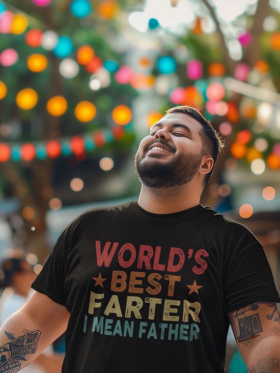 Shirt - World’s best farter - Wurban Wear | Grappig shirt | Leuk cadeau | Unisex tshirt | Vaderdag cadeau | Cadeau voor vader | Voetbal | Gewichten | Wit & Zwart