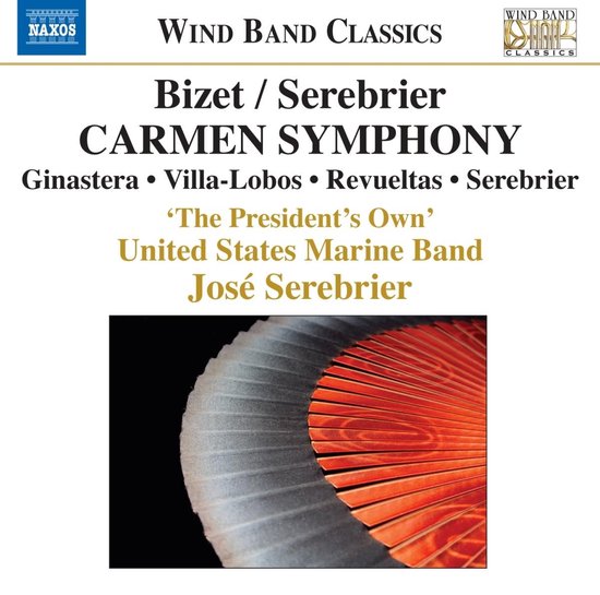 Naxos Wind Band Classics CD hoes met 'CARMEN SYMPHONY' titel. Close-up van een rood en grijs metalen object.