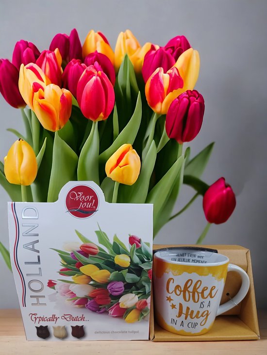 Koffie-Coffee is a hug in a cup-Maatlepel-Belgische- Chocolade-Cadeaupakket-Vaderdag-Moederdag-Sinterklaas-Kerst-Verjaardag-Koffiedrinker-Koffiedrinken-Koffie verslaafde-mok-beker-keukenartikel-relatiegeschenk-collega-cadeau-werknemer-mannencadeau