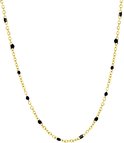 Gouden ketting met kleine zwarte kraaltjes, op een witte achtergrond.