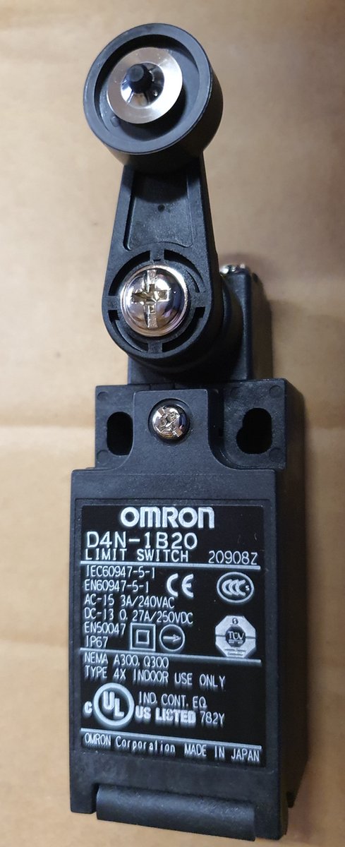 Omron D4N-1B20 eindschakelaar, hefboom met rol