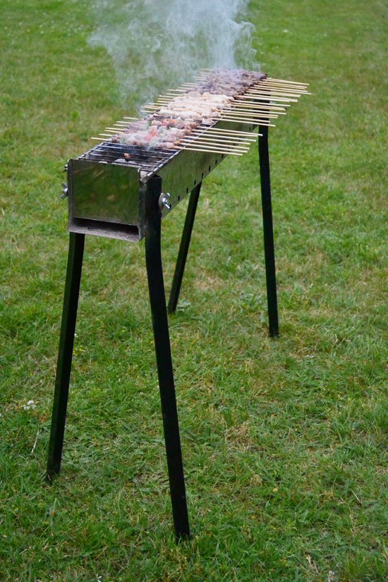 BBQ voor Arrosticini - 82 cm met grill - met houtskool - plaats voor 40 stokjes van MOODZ. — afbeelding 4