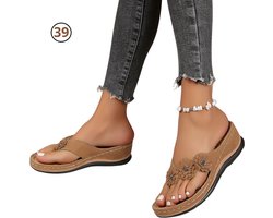 Livano Comfortabele Slippers - Badslippers - Teenslippers - Anti-Slip Slides - Flip Flops - Stevig Voetbed - Donkerbruin - Maat 39