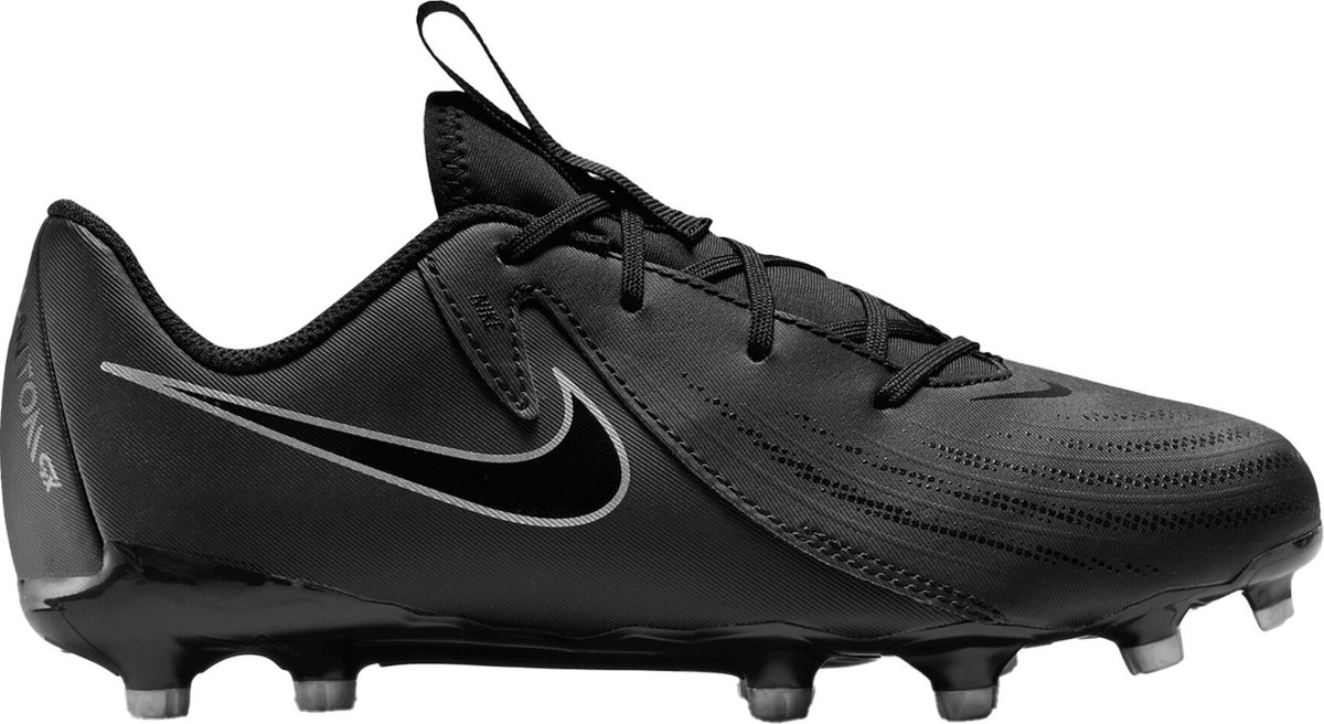 Zwarte Nike JR PHANTOM GX II ACADEMY voetbalschoenen voor kinderen, zonder doosdeksel, met gestroomlijnd ontwerp.