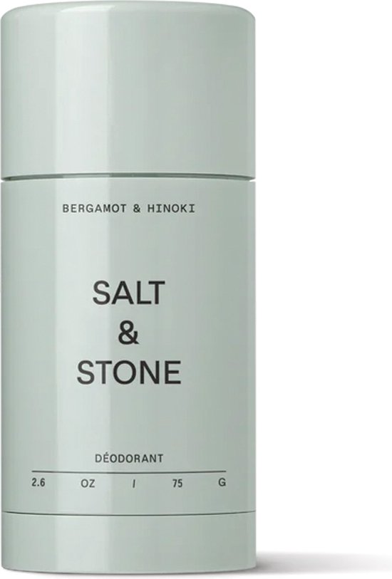 Salt & Stone deodorant stick, Bergamot & Hinoki, in een zachtgroene verpakking.
