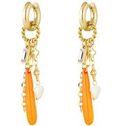 Joy Ibiza - pendel pegel bedel oorbellen - oorringen met rechthoek zirkonia zeeschelpje hanger - kettinkjes - oranje - klap scharnier - ear party boho - bohemian style - stainless steel - ip/pvd goldplated