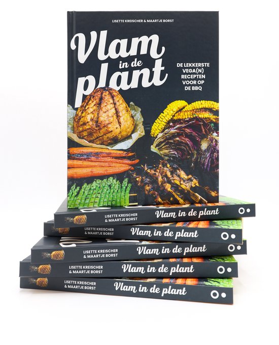 Boek 'Vlam in de plant' met gegrilde groenten, gestapeld met andere exemplaren.