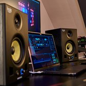 Hercules DJ Monitor 5 - 2 x 80 watt RMS - 160 watt piekvermogen (30 watt RMS tweeter met zijden dome + 5-inch 50 watt RMS Kevlar conuswoofers) - TULP, TRS EN XLR - LIGGEND, STAAND OF GESTAPELD - VOLUMEKNOP EN AAN/UIT-KNOP OP VOORZIJDE