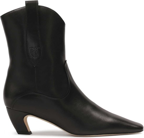 Black leather boots with rounded upper