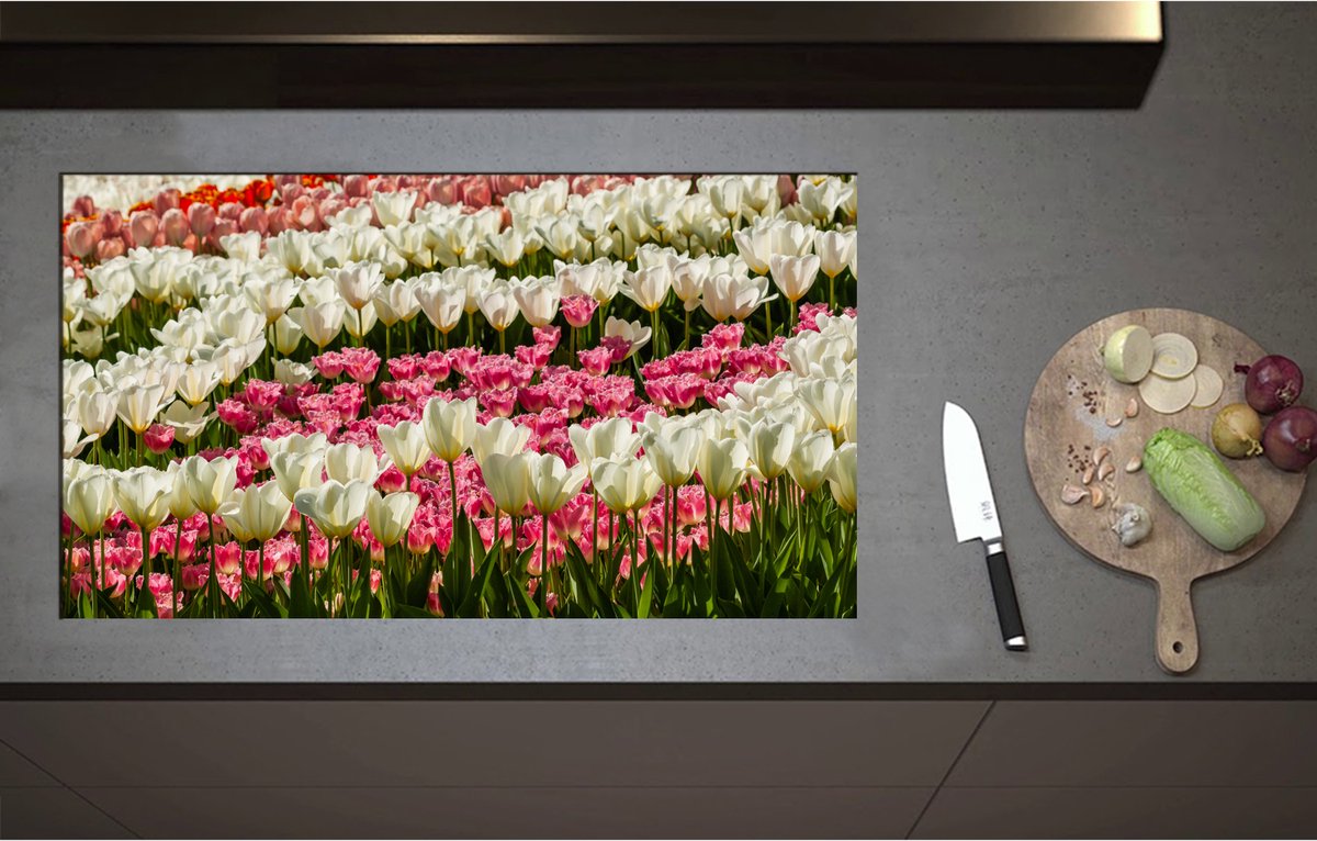 Inductieplaat Beschermer - Bloeiend Bloemenveld van Verschillende Kleuren Bloemen in de Lente - 90x51 cm - 2 mm Dik - Inductie Beschermer - Bescherming Inductiekookplaat - Kookplaat Beschermer van Zwart Vinyl