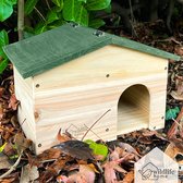 Wildlife Home - Egelhuis met zadeldak - Bouwpakket - Houten Egelhuis met bodem en labyrintingang - ca. 33 x 22,5 x 25 cm